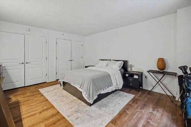 Building Photo - 4301 Park Ave