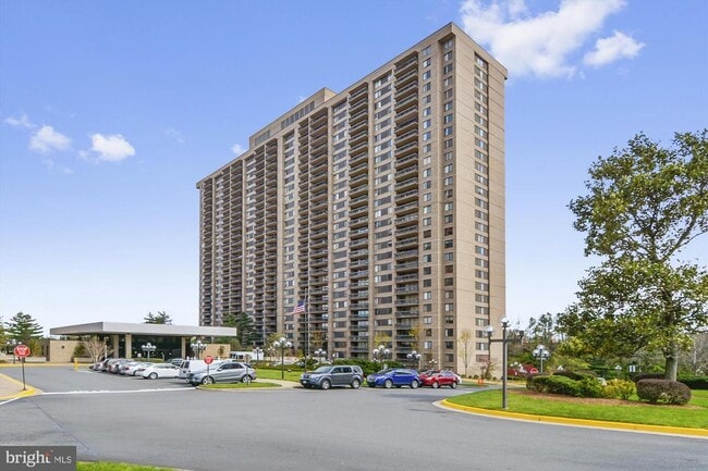 Primary Photo - 3701 S George Mason Dr