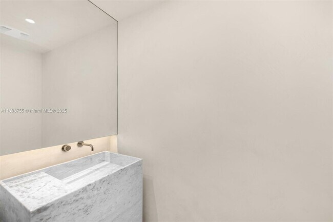 Building Photo - 1040 Biscayne Blvd