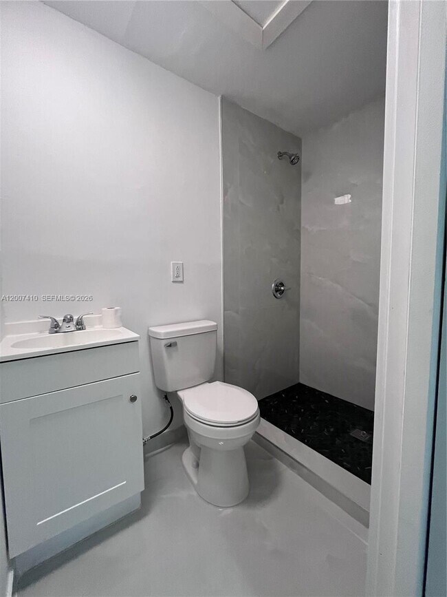 Building Photo - 10058 SW 156th Ct