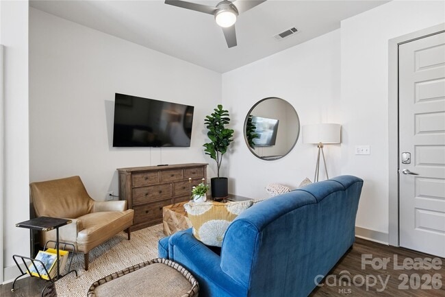 Building Photo - 905 Kenilworth Ave