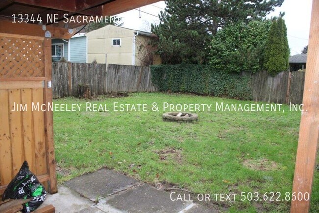 Building Photo - One Level Home in NE Portland's Russell Ne...