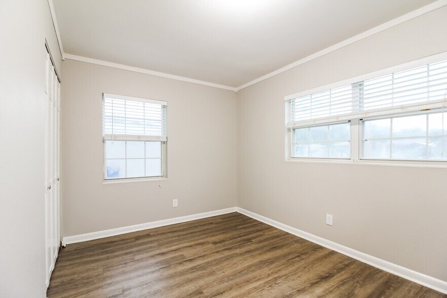 Building Photo - 2468 Quail Ave