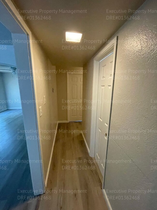 Building Photo - 709 Francis St