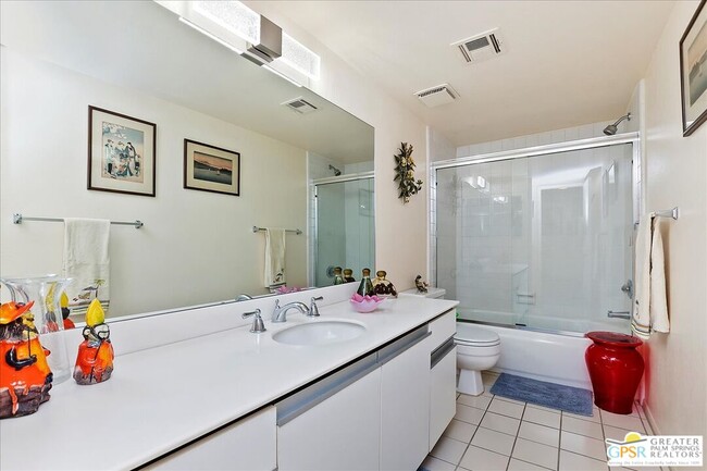 Building Photo - 1326 Tiffany Cir N