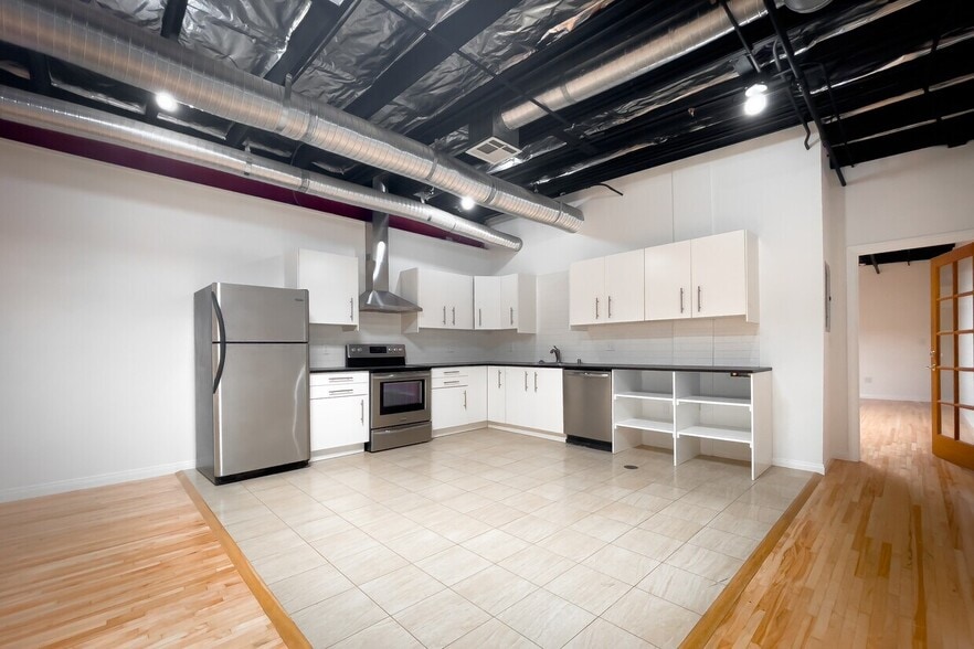 Building Photo - 5401 Alvern Cir