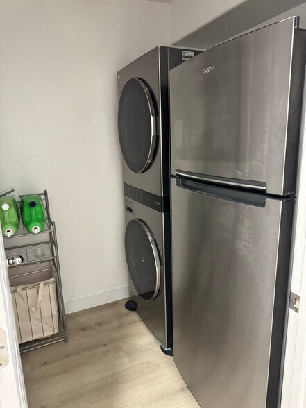 Building Photo - 7250 Sterling Rock Ave