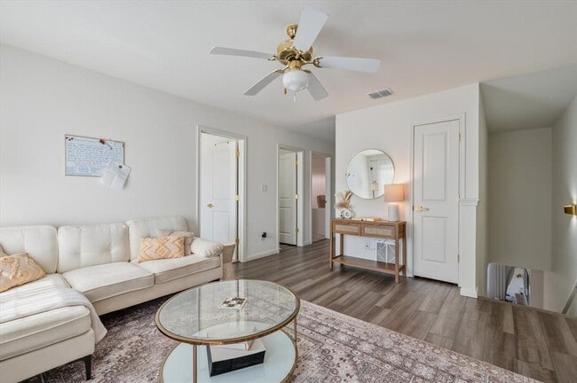 Building Photo - 232 Waterbuck Lp