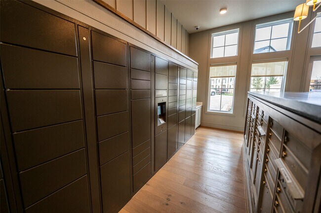 Building Photo - 10001 Turkey Creek Rd