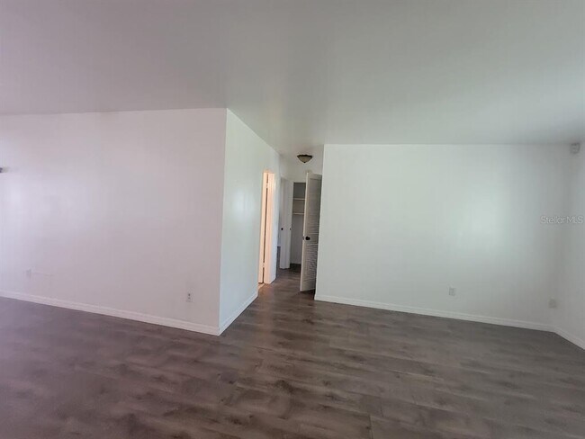 Building Photo - 6290 Coniston Terrace