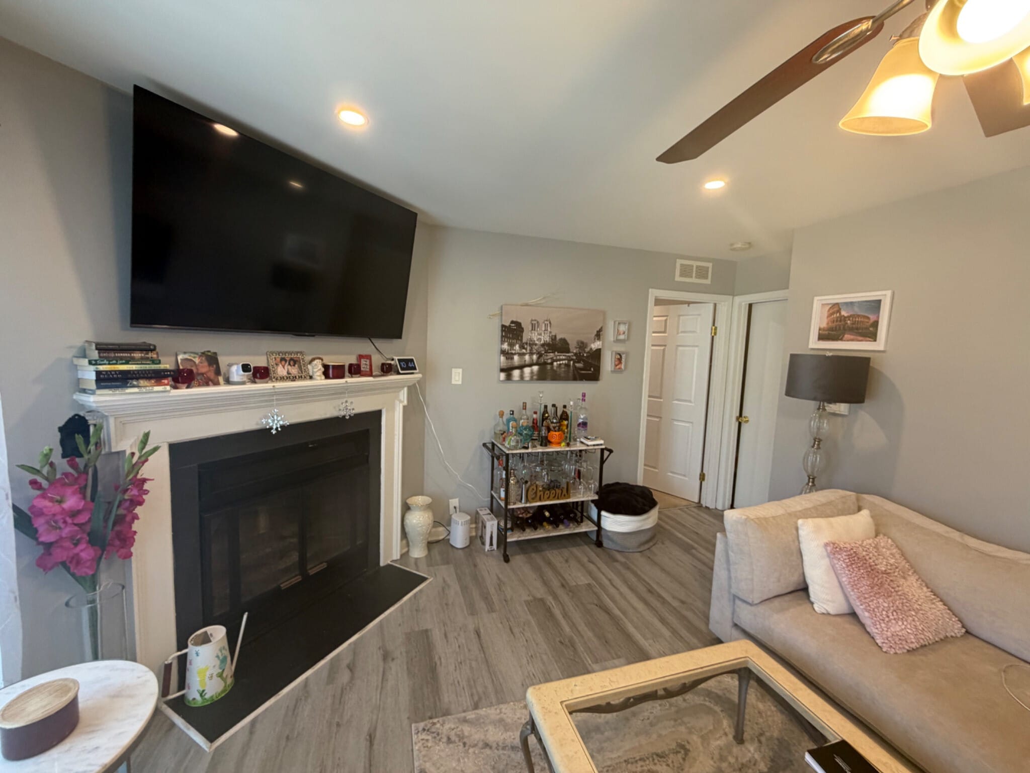 Building Photo - 606 Woodhollow Dr