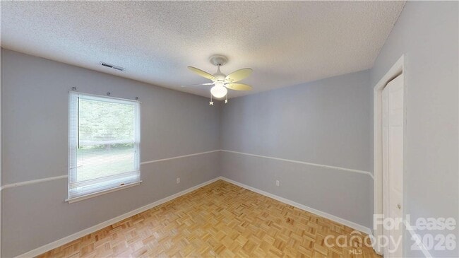 Building Photo - 13906 Glendevon Ct