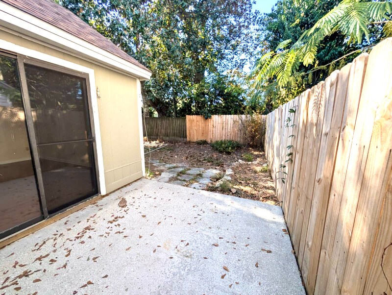 Building Photo - 1736 Augustine Pl