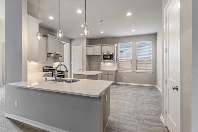 Building Photo - 4207 Maple Glen Dr