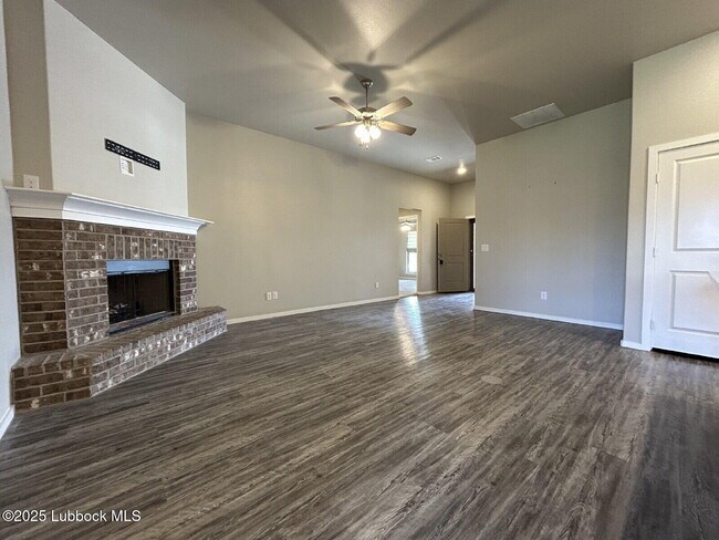 Building Photo - 3206 Valencia Ave