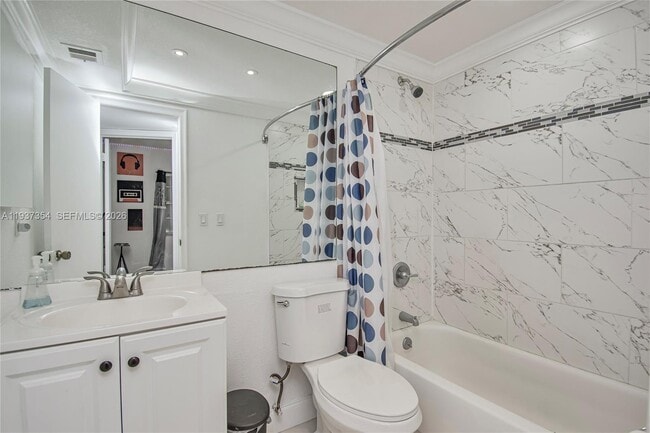 Building Photo - 1638 Embassy Dr