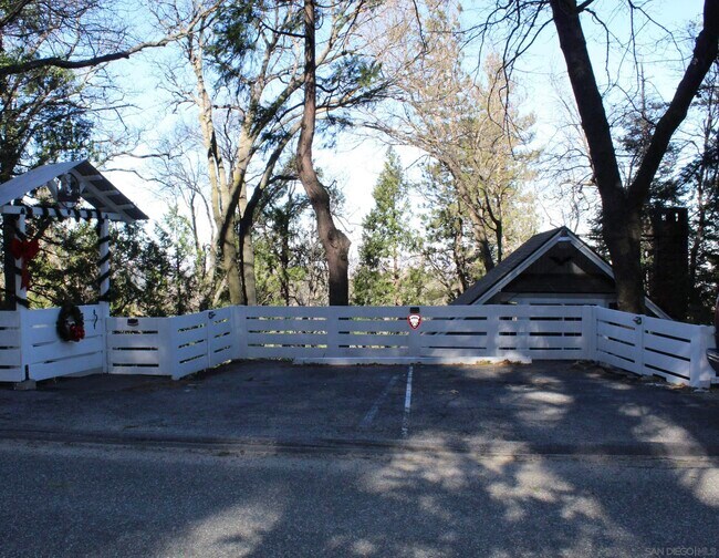 Building Photo - 23984 Skyland Dr