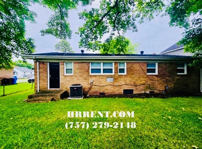 Building Photo - Beautiful 3 Bedroom 1.5 Bath Brick Home lo...