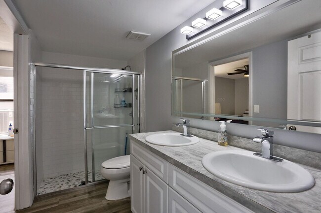 Building Photo - 6052 Lace Wood Cir