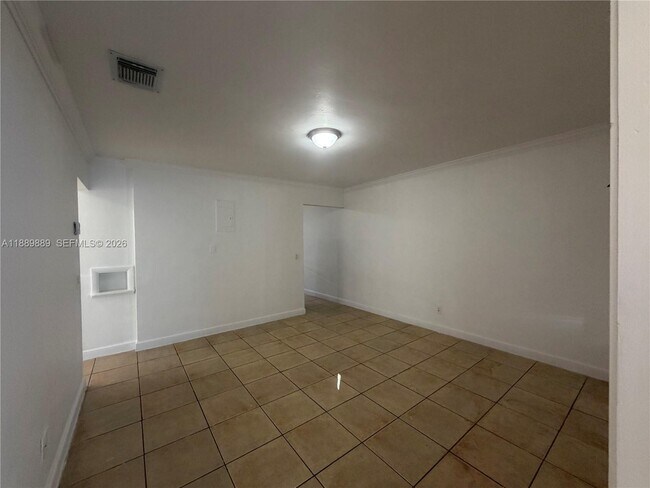 Building Photo - 2215 Adams St