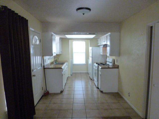 Building Photo - 5006 Sara Dr