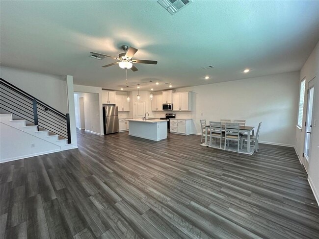 Building Photo - 112 Diorite Dr