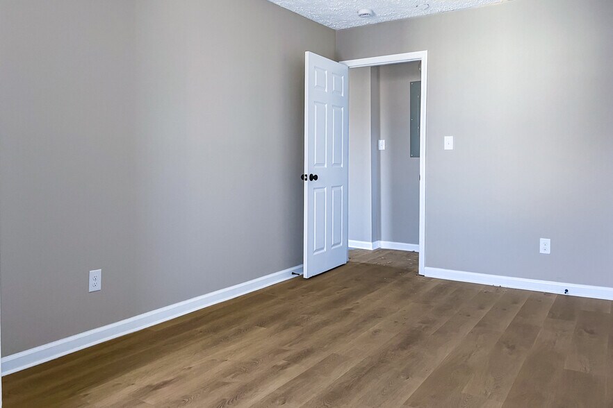 Building Photo - 2312 E 14th St