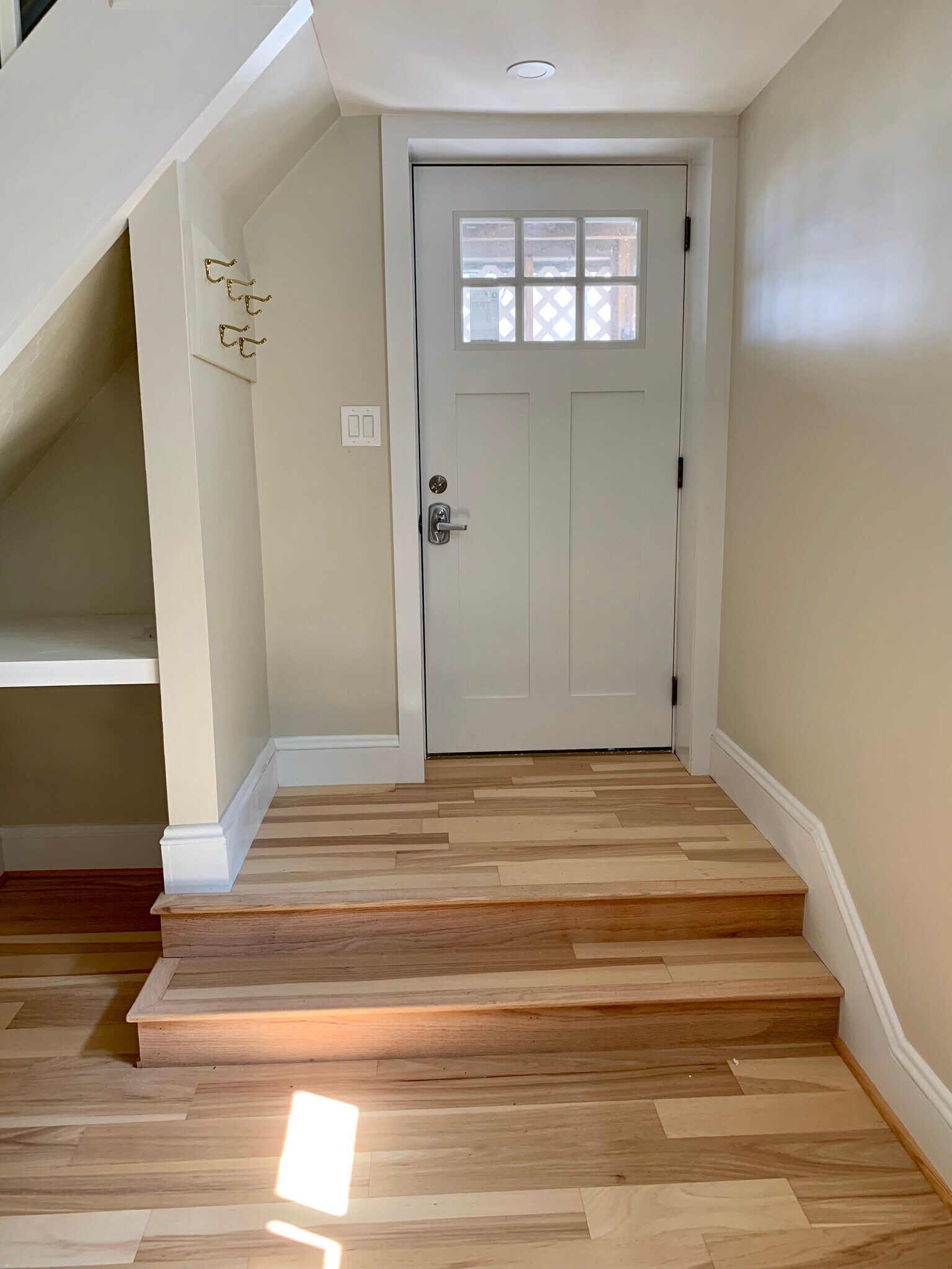 Private back entrance - 16 Appleton Place