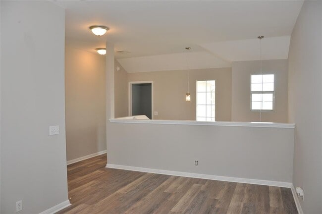 Building Photo - 272 Spillway Dr