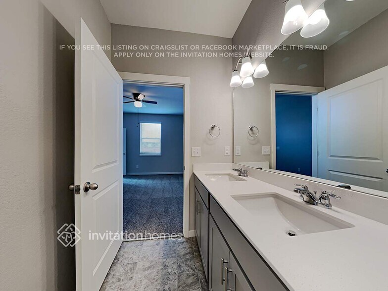 Building Photo - 10249 Castor Dr