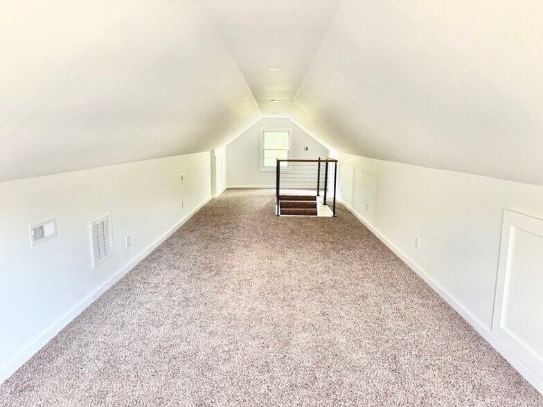 Building Photo - 214 Donelson Hills Dr