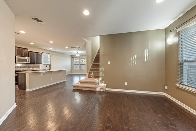 Building Photo - 9961 Aly May Dr