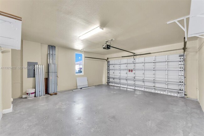 Building Photo - 9205 SW 170th Pl