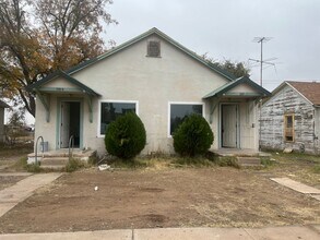 Building Photo - 1110 W Grand Ave