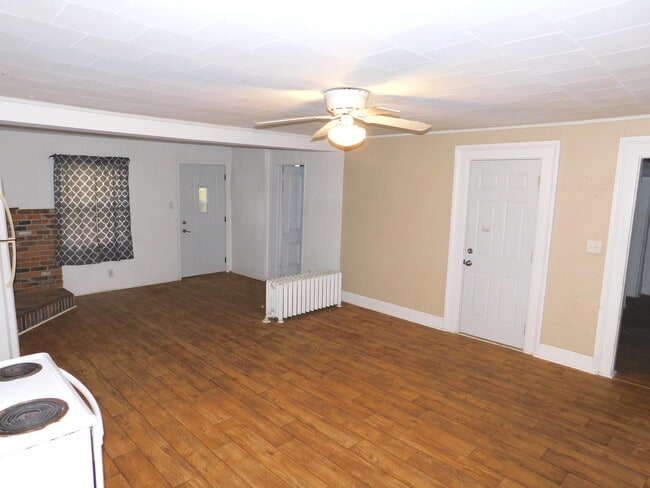 Building Photo - 3986 Rollo Rd