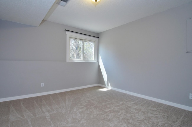 Building Photo - 9201 Forestview Ln N