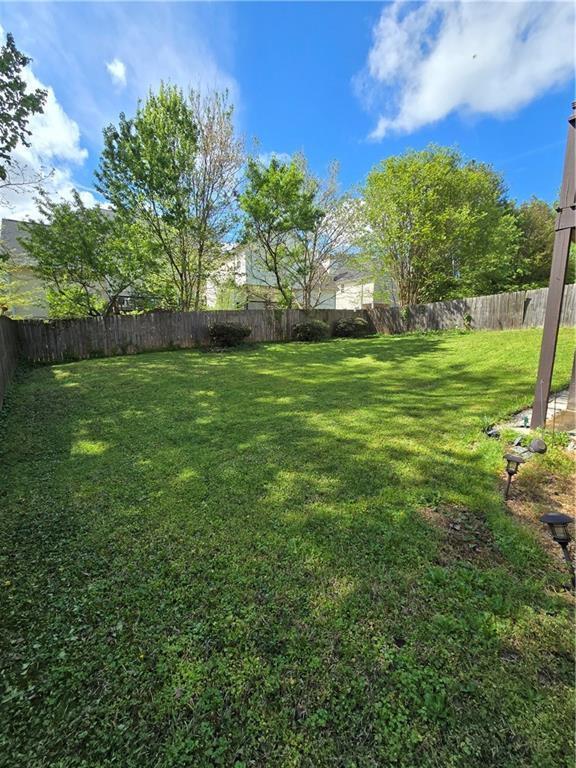 Building Photo - 38 Roxbury Ln