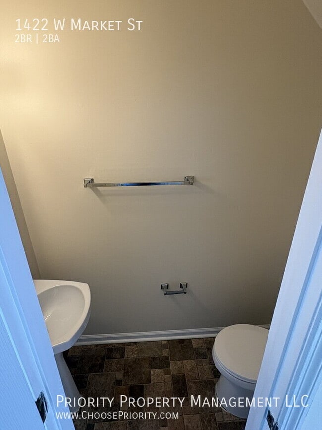 Building Photo - 1422 W Market St