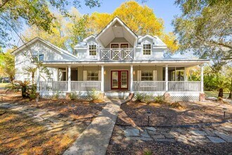 Building Photo - 728 Willow Wood Pl