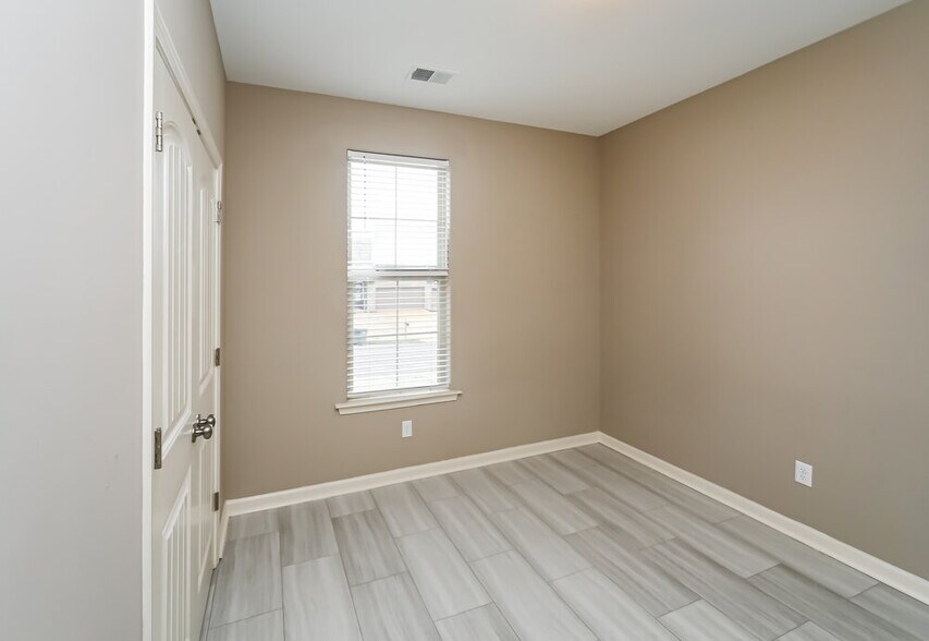 Building Photo - 155 Hidden Meadows Ln