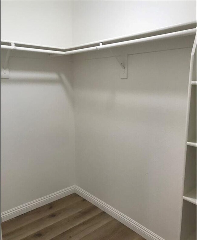 Building Photo - 832 Padilla St