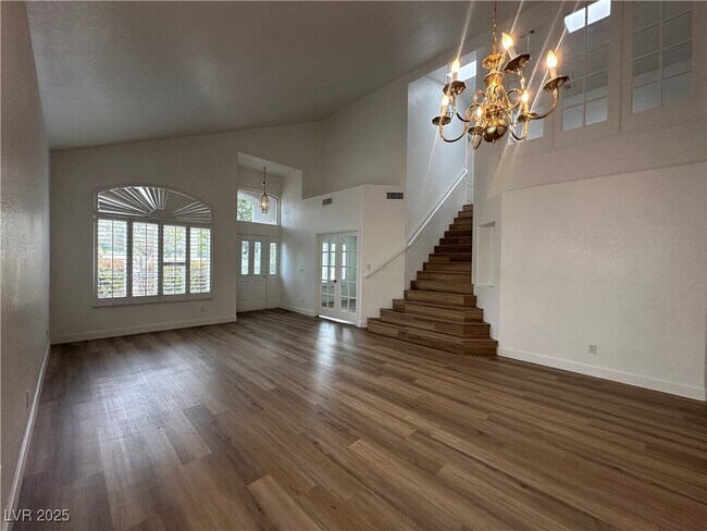 Building Photo - 2424 Shady Vista Dr