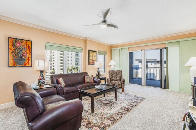 Building Photo - 1809 1st St N