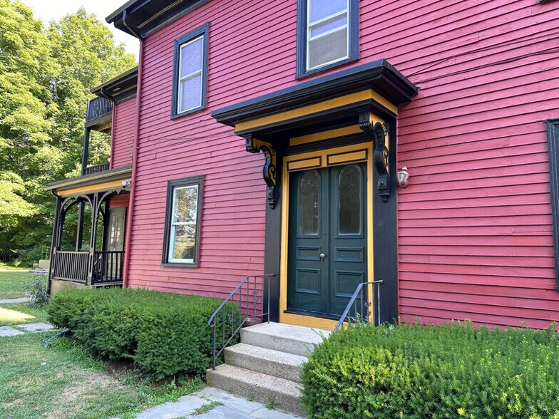 Building Photo - 11 Arbor St