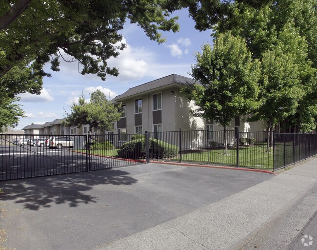 Willow Tree Apartments 4300 Norwood Ave Sacramento CA 95838