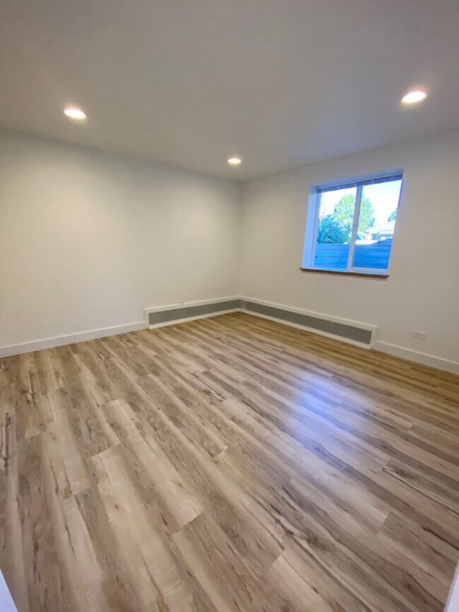 Building Photo - 107