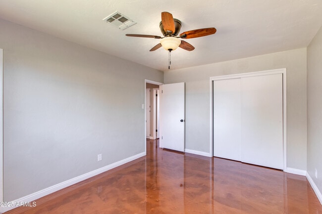 Building Photo - 1812 S Shafer Dr