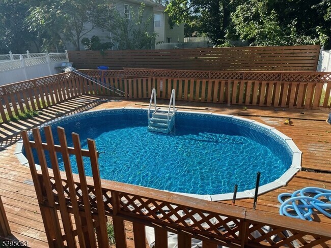 Building Photo - 229 Monroe St