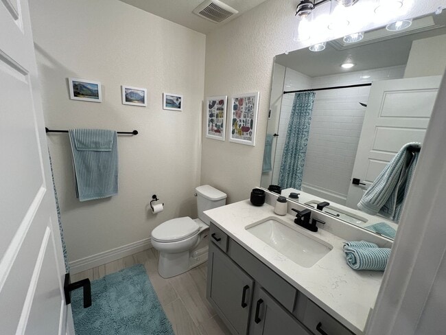 Building Photo - Students Welcome! 2 Story townhome in Registry Ridge---furnished option available