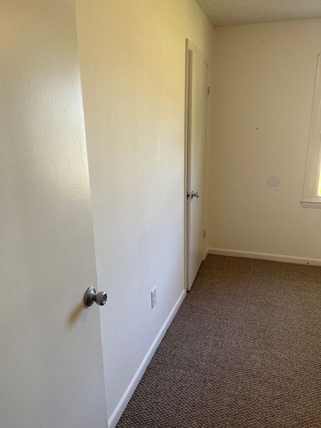Building Photo - 2 BR 1 BA House in Buchanan VA